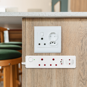 SWD-8500-05-WT Switched 4-Way Medium Surge-Protected Multiplug 0.5m Cord - White